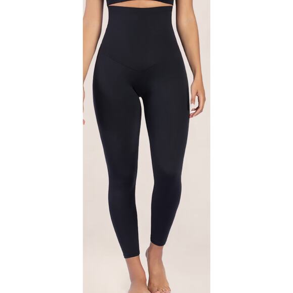 NWT Curveez Stunning‎ Shape Hi-Waist Leggings Black Size Small Athleisure Woman - Picture 1 of 7